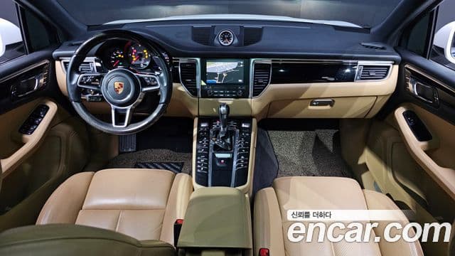 Porsche Macan 95B, 2017 7