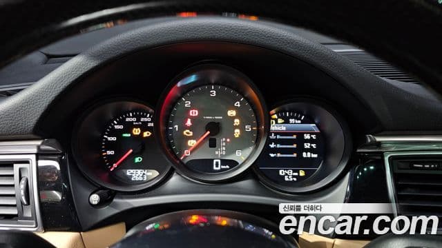 Porsche Macan 95B, 2017 8