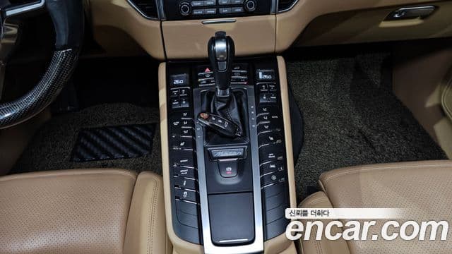 Porsche Macan 95B, 2017 9