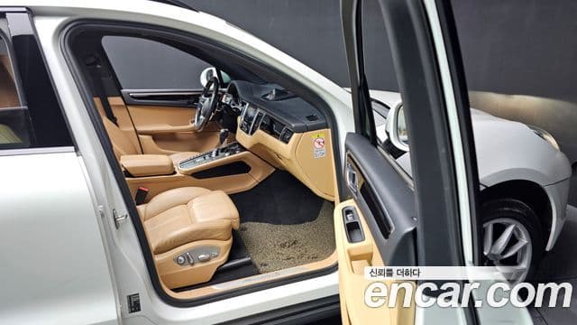 Porsche Macan 95B, 2017 12