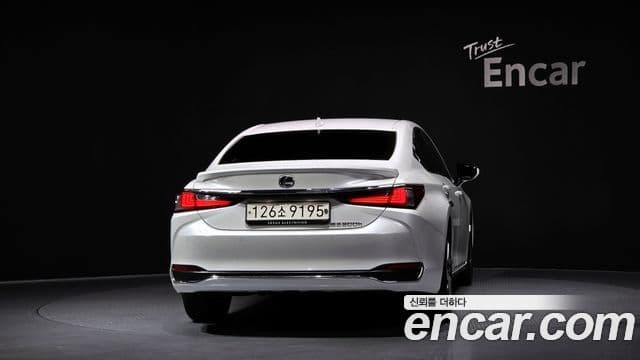Lexus ES300h 7세대 Luxury Plus, 2024 4