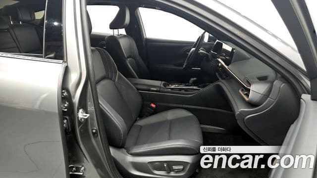 Toyota 크라운 кроссовер, 2025 11