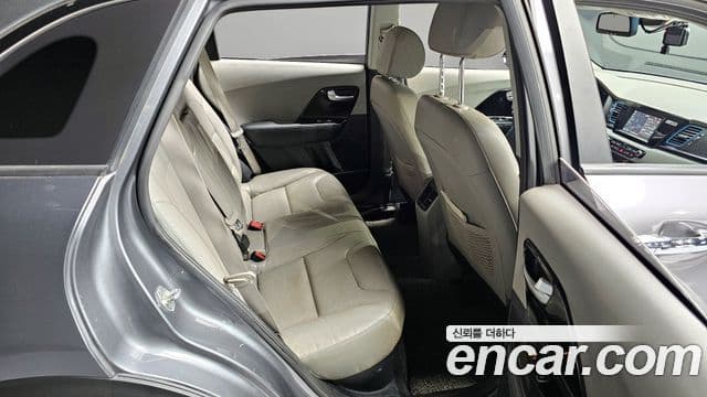 Kia Niro Noblesse, 2017 12