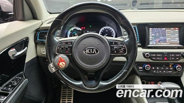 Kia Niro Noblesse, 2017 13