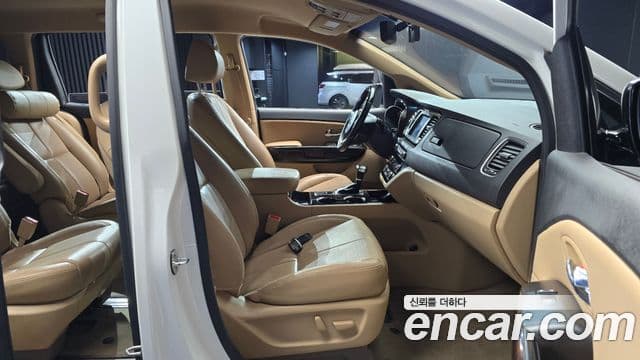 Kia The / новый New Carnival Noblesse, 2019 11