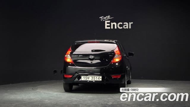 Hyundai Accent(новый кузов / новое поколение) Modern, 2015 4