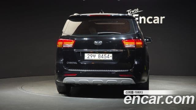 Kia All New Carnival Noblesse, 2015 4