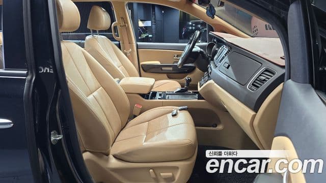 Kia All New Carnival Noblesse, 2015 11