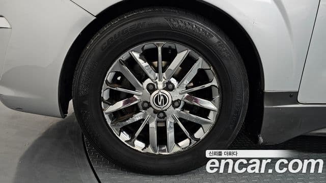 KG모빌리티(SsangYong) Korando 투리스모 4WD Chateau 11인승, 2014 все фото