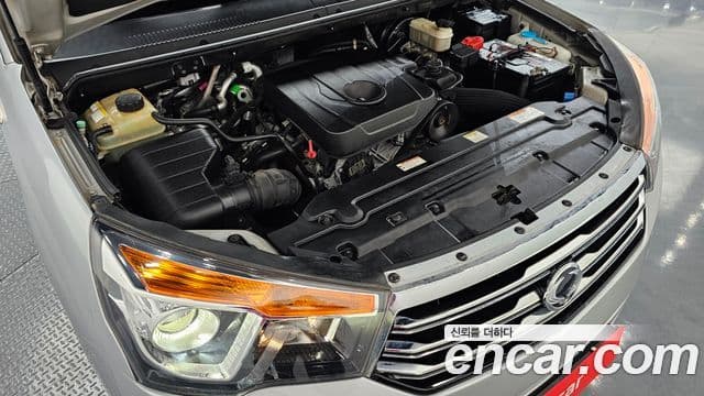 KG모빌리티(SsangYong) Korando 투리스모 4WD Chateau 11인승, 2014 6