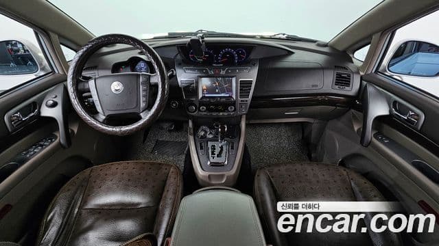 KG모빌리티(SsangYong) Korando 투리스모 4WD Chateau 11인승, 2014 7
