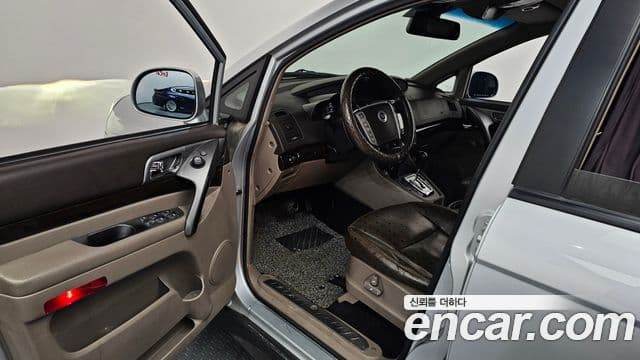 KG모빌리티(SsangYong) Korando 투리스모 4WD Chateau 11인승, 2014 10