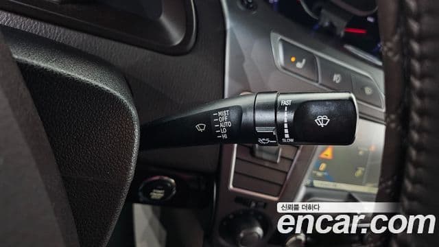 KG모빌리티(SsangYong) Korando 투리스모 4WD Chateau 11인승, 2014 14