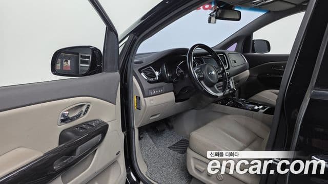 Kia All New Carnival Noblesse, 2016 10