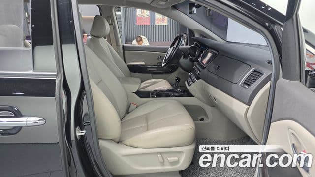 Kia All New Carnival Noblesse, 2016 11