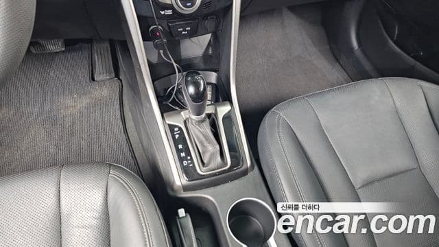 Hyundai i30(новый кузов / новое поколение) дизель 1.6 VGT Unique, 2012 9