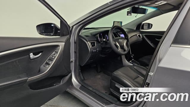 Hyundai i30(новый кузов / новое поколение) дизель 1.6 VGT Unique, 2012 10