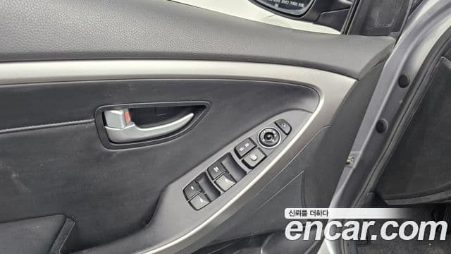 Hyundai i30(новый кузов / новое поколение) дизель 1.6 VGT Unique, 2012 17