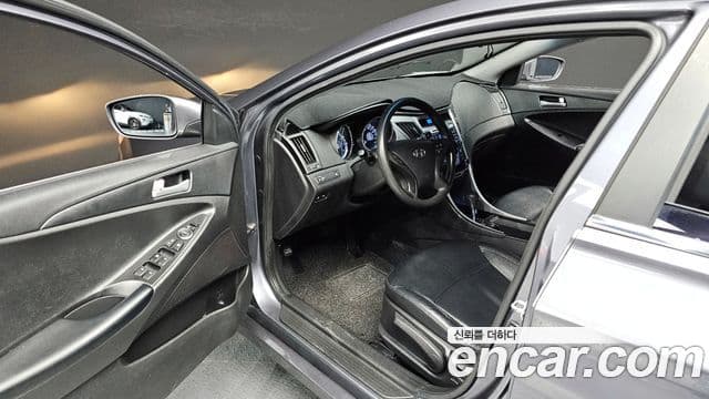 Hyundai YF Sonata Luxury, 2011 11