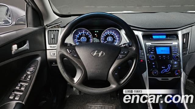 Hyundai YF Sonata Luxury, 2011 13