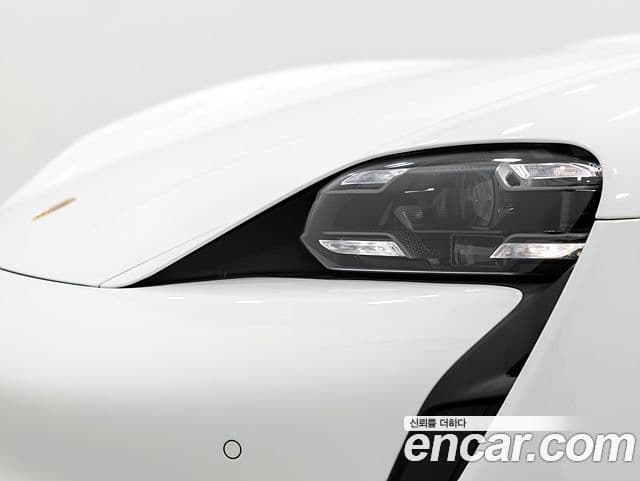 Porsche 타이칸 4S Cross Turismo, 2024 11