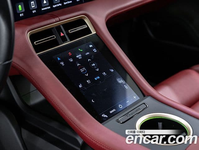 Porsche 타이칸 4S Cross Turismo, 2024 18