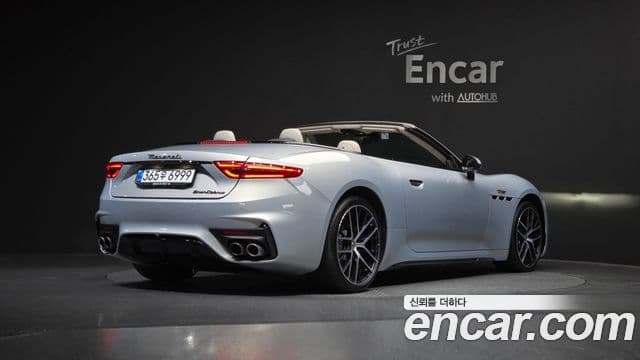 Maserati 그란카브리오 2세대 3.0 V6 Trofeo, 2024 2