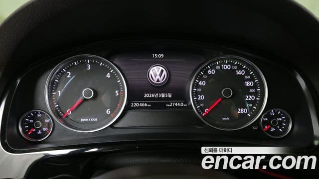 Volkswagen New Touareg 7P5, 2015 8