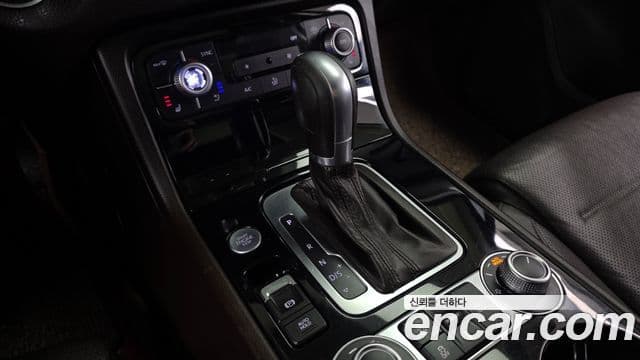 Volkswagen New Touareg 7P5, 2015 9