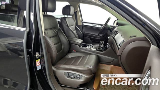 Volkswagen New Touareg 7P5, 2015 11