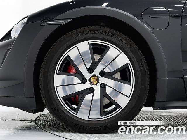 Porsche 타이칸 4S Cross Turismo, 2024 все фото