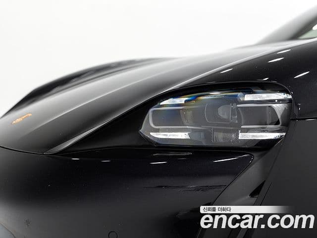 Porsche 타이칸 4S Cross Turismo, 2024 11