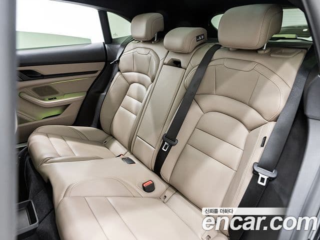 Porsche 타이칸 4S Cross Turismo, 2024 17