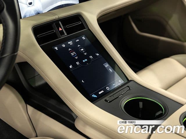 Porsche 타이칸 4S Cross Turismo, 2024 18