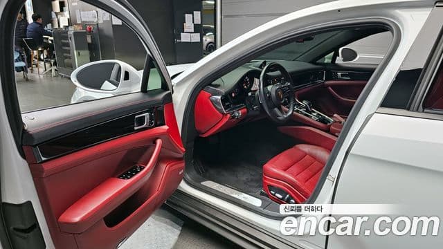 Porsche Panamera (971), 2021 11