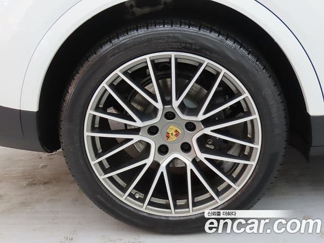 Porsche Cayenne (PO536) 3.0 Platinum Edition, 2023 20