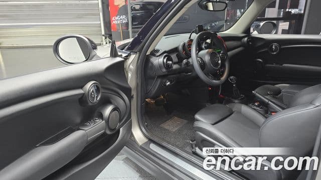 Mini Cooper 3세대, 2019 11