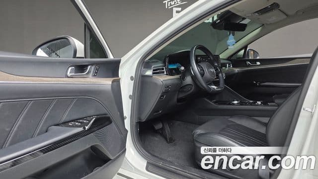 Kia K5 3세대 Signature, 2020 11