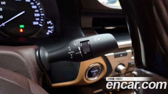 Lexus New ES300h XV60, 2018 16