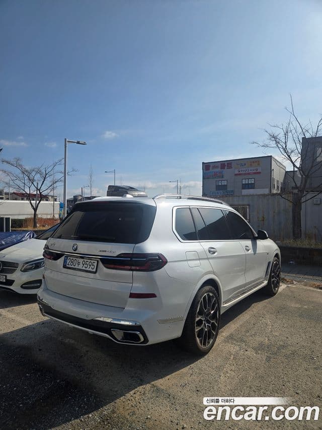 BMW X7 (G07) xDrive 40d M Sport 6인승, 2025 2