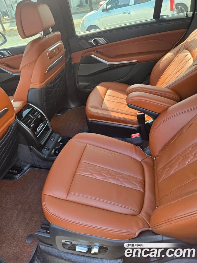 BMW X7 (G07) xDrive 40d M Sport 6인승, 2025 10