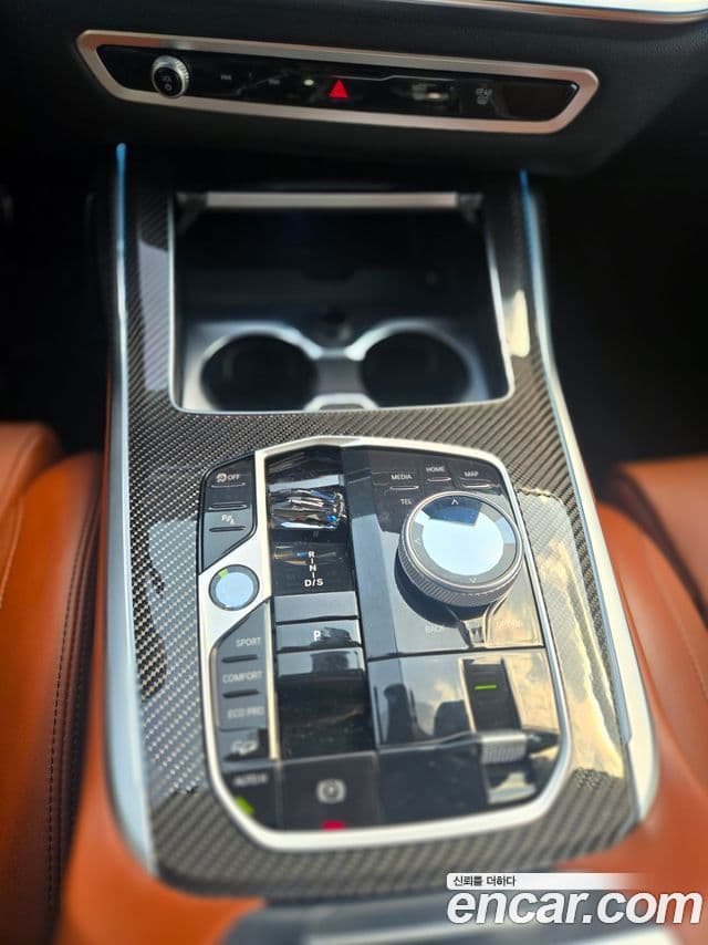 BMW X7 (G07) xDrive 40d M Sport 6인승, 2025 11