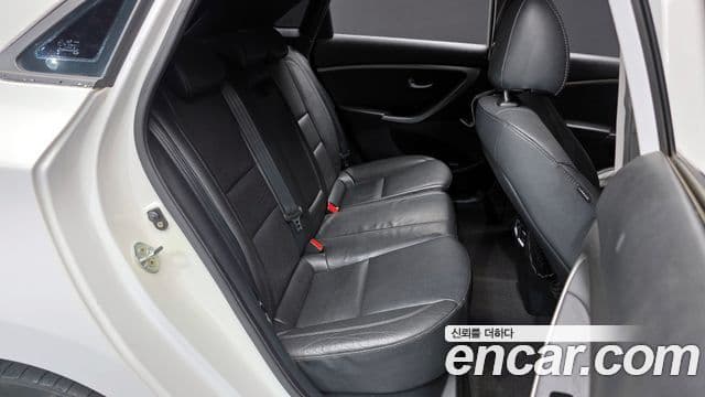 Hyundai i30(новый кузов / новое поколение) дизель 1.6 VGT Extreme, 2012 12