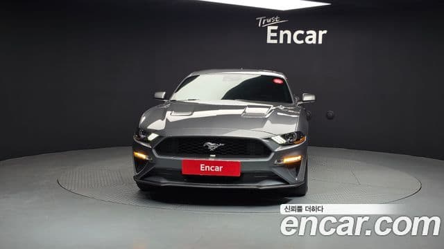 Ford Mustang купе, 2023 3