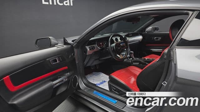 Ford Mustang купе, 2023 10