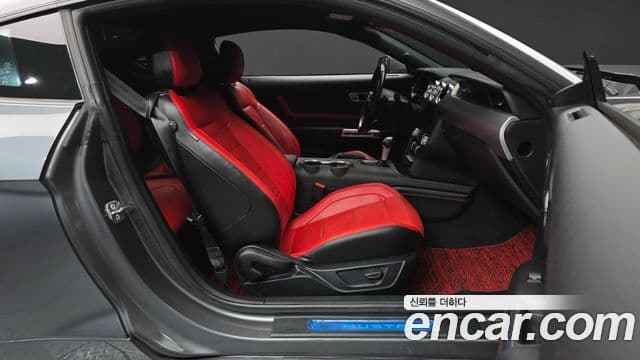 Ford Mustang купе, 2023 11