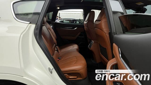 Maserati Levante 3.0 дизель AWD GranSport, 2019 12