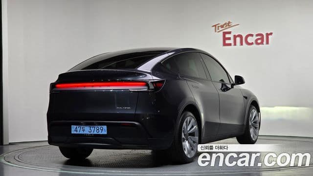 Tesla модель Y Long Range AWD, 2025 2