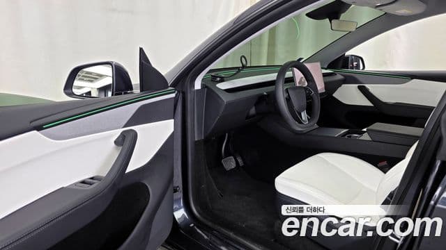 Tesla модель Y Long Range AWD, 2025 10