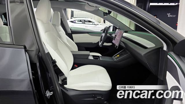 Tesla модель Y Long Range AWD, 2025 11